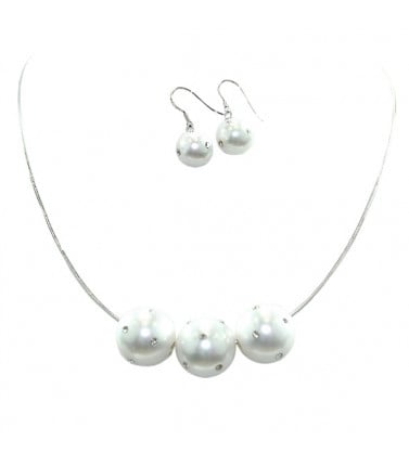 Pearl Necklace Triple with Earrings - White