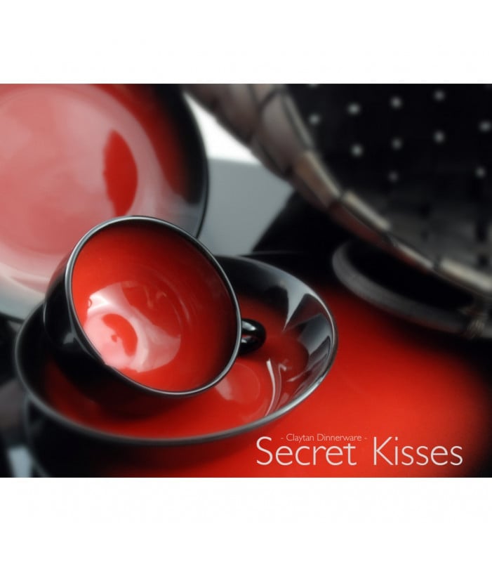 Secret Kisses Ceramic Stoneware 20pc Dinner Set